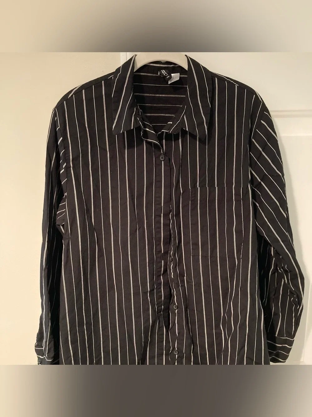 H&M Black Pinstripe Blazer Shirt Jacket - Picture 4 of 6